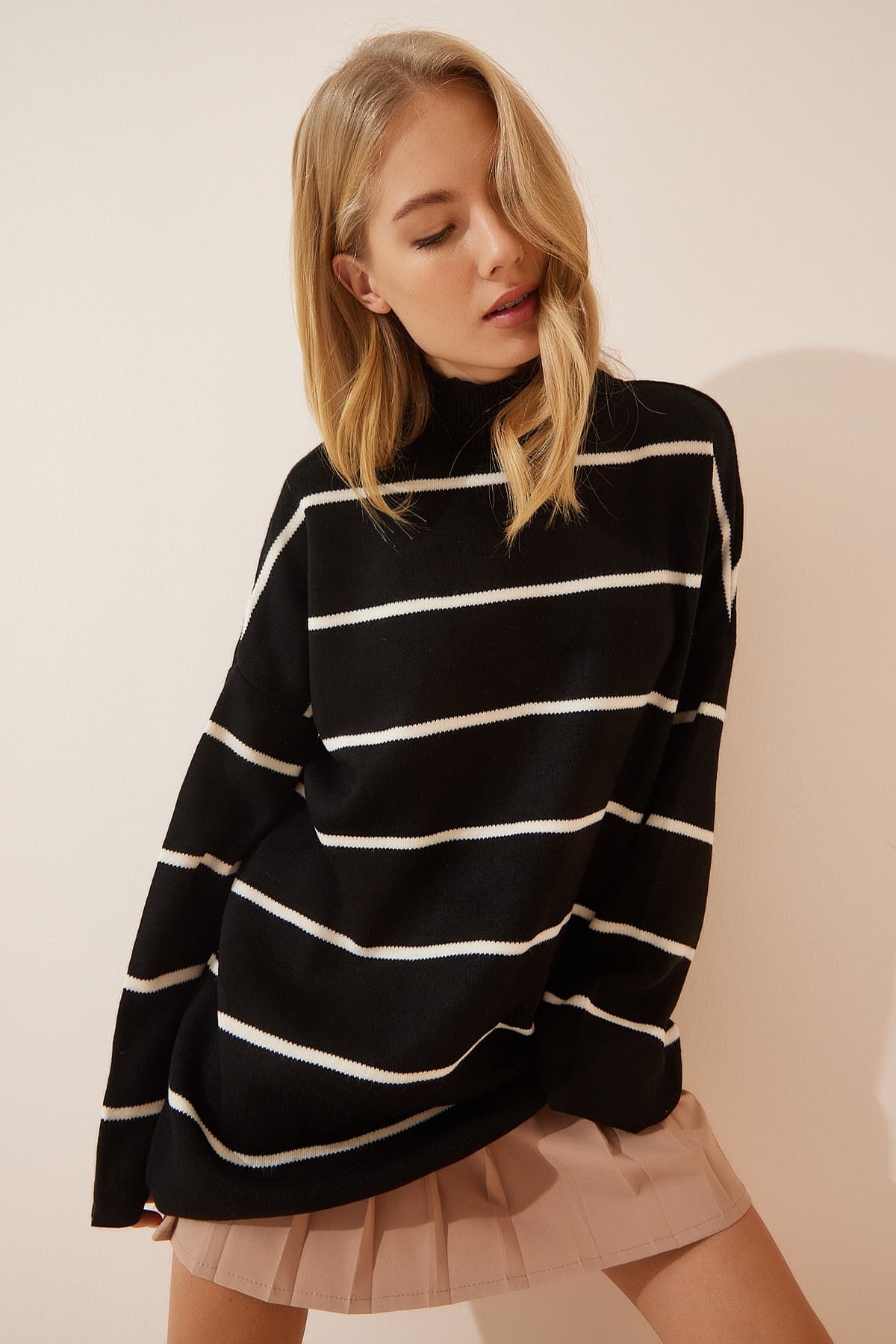 Schwarzes, gestreiftes, langes Oversize-Sweatshirt aus Strick für Damen YY00087