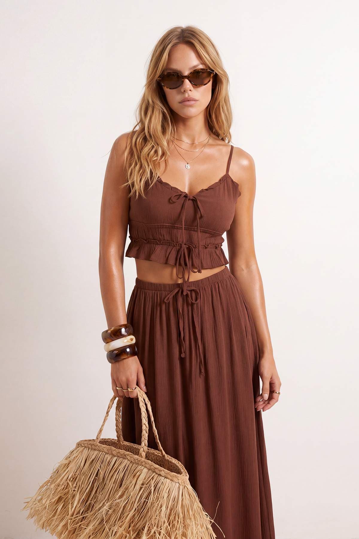 Braunes gewebtes Maxi-Strand-Blusenrock-Set mit Schleife und hoher Taille TBESS25AU00110